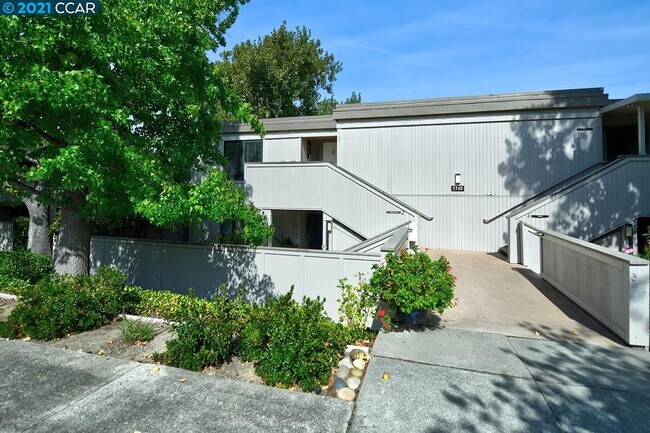Building Photo - 2740 Tice Creek Dr