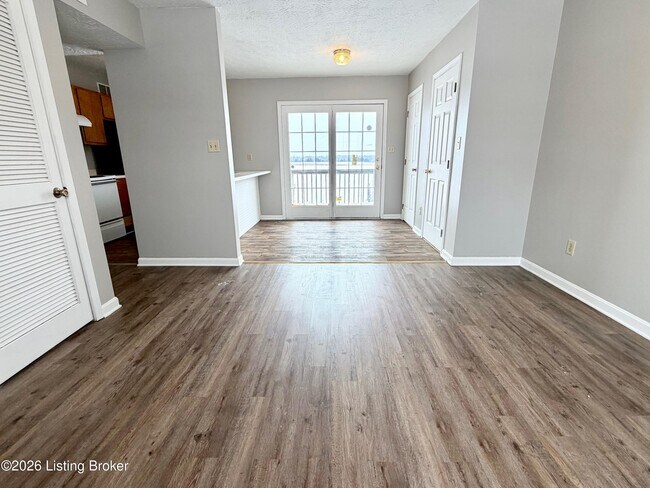 Foto del edificio - 456 Joy Ave