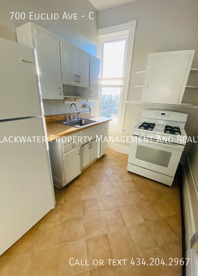 Foto del edificio - 700 Euclid Ave