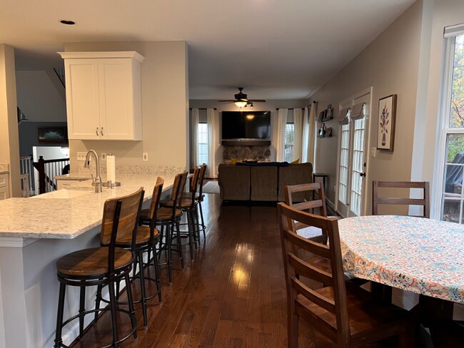 Building Photo - 5319 Trumpington Ct