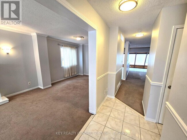 Building Photo - 2425 Headon Forest Dr