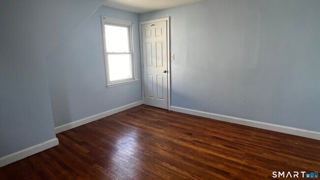 Foto del edificio - 173 Bradley Ave