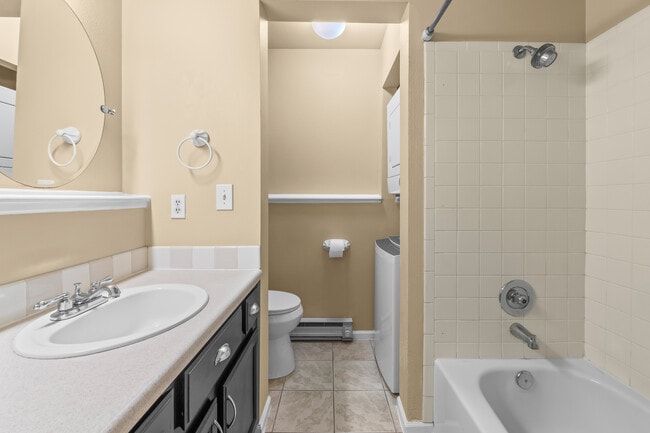 Building Photo - 1601 W Swallow Rd