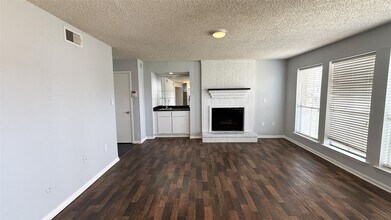 Building Photo - 250 El Dorado Blvd