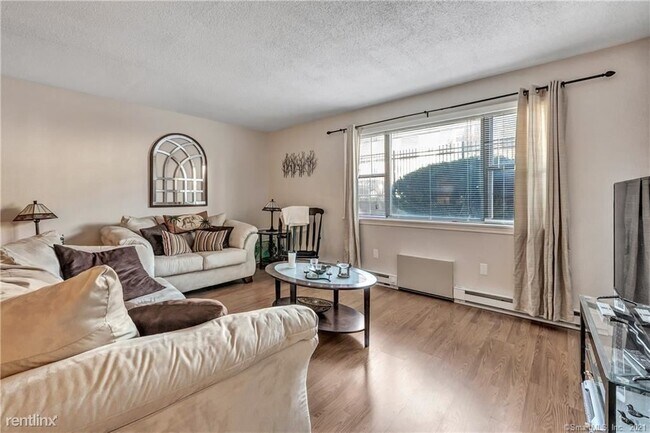 Building Photo - 1 br, 1 bath Condo - 45 Stevens St Unit 1B