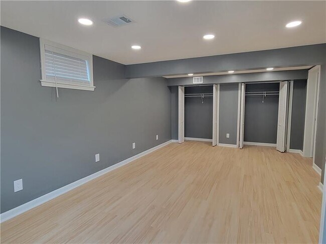 Foto del edificio - 113 Meadowbrook Dr
