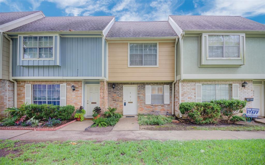 Foto principal - 8102 Amelia Rd