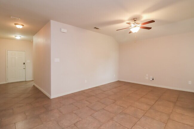 Foto del edificio - 7648 Hollow Point Dr