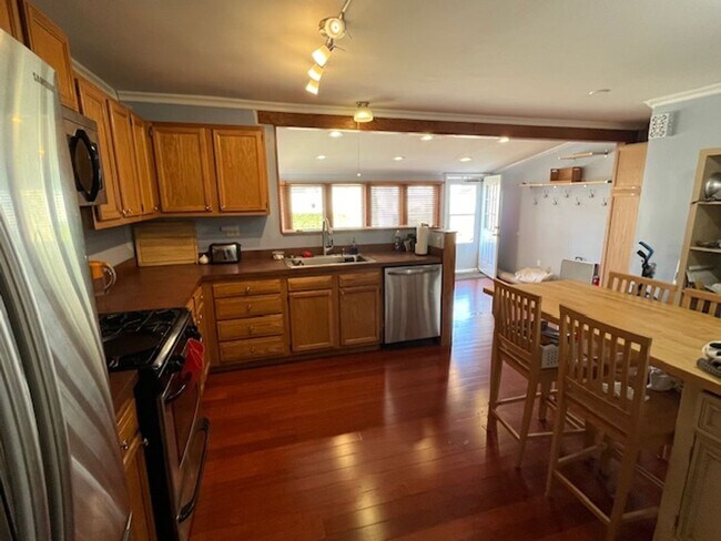 Building Photo - 2 bed 2 bath Single Family Home in Bexley ...