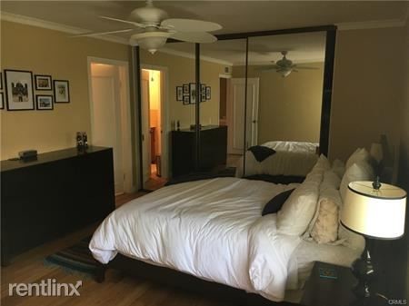 Building Photo - 3 br, 2 bath House - 30 Hollowglen # 21