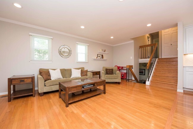 Photo - 311 Adahi Rd SE House