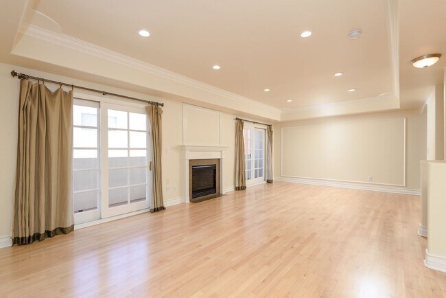 Building Photo - 11723 Mayfield Ave