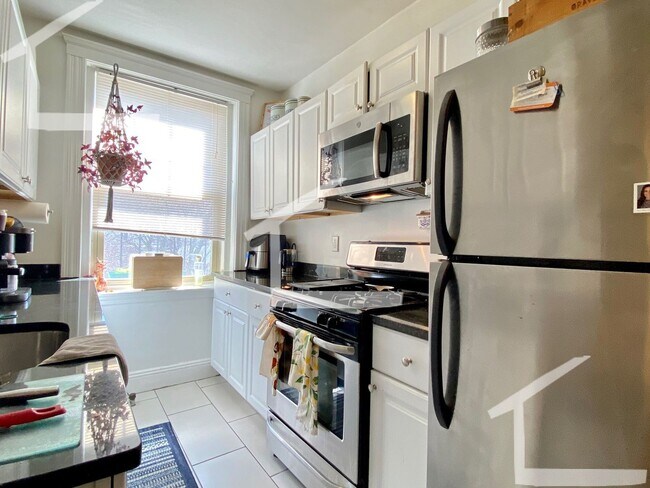 Foto del edificio - 1858 Commonwealth Ave