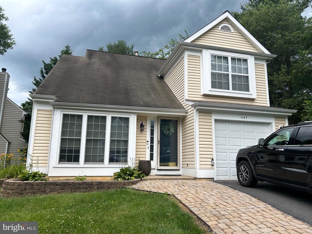 Foto principal - 457 Foxridge Dr SW