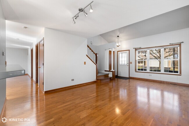 Building Photo - 417 Van Gogh Cir