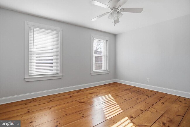 Foto del edificio - 33 E Front St