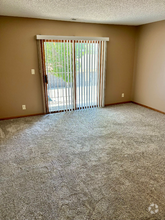 Building Photo - 5120 Emerald Dr