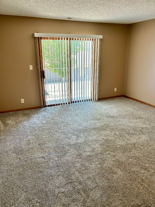 Foto principal - 5120 Emerald Dr