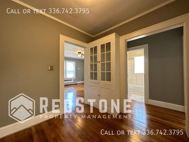 Building Photo - 1 Bed, 1 Bath - Apartment