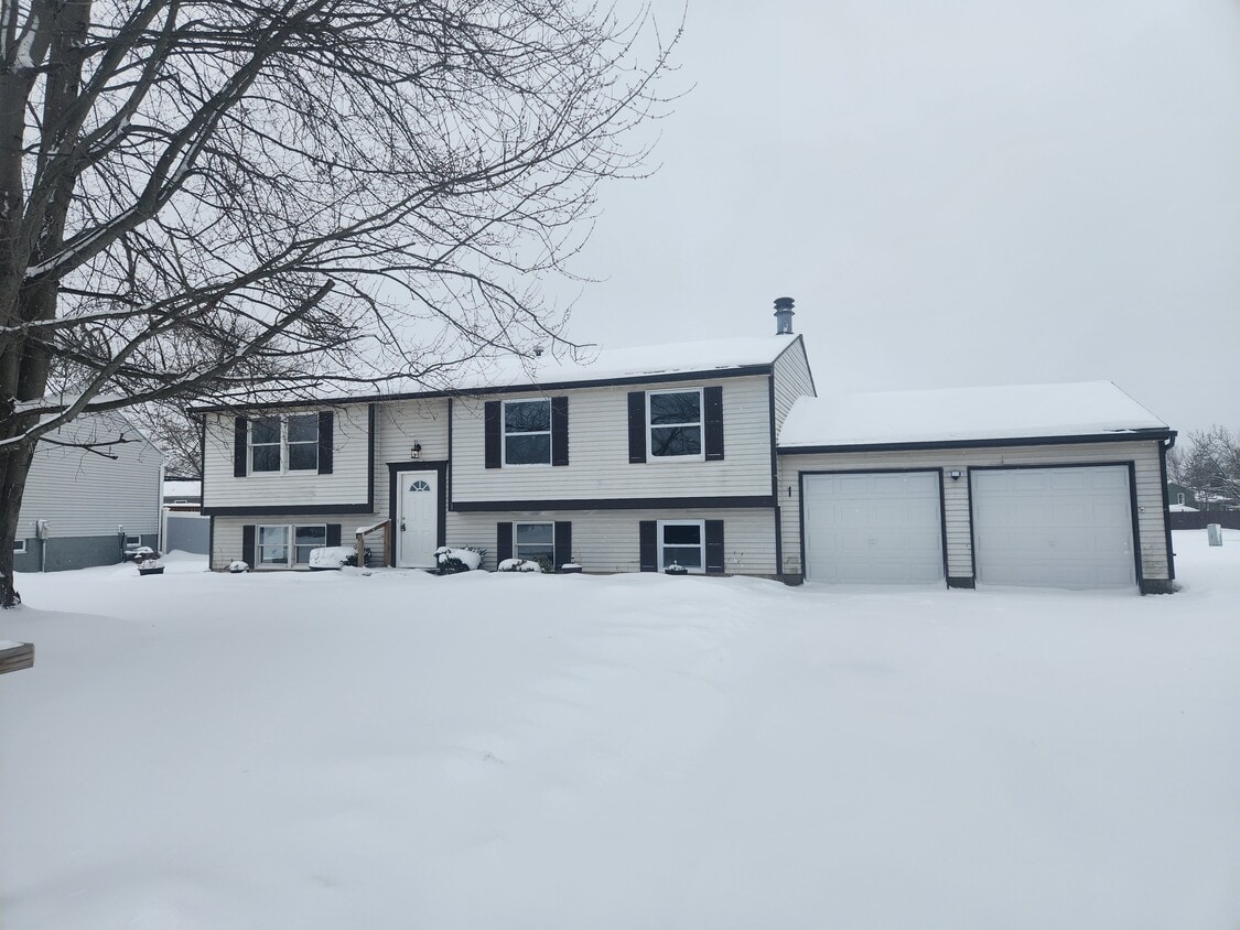Photo - 8439 Lace Bark Ln (Liverpool, NY)