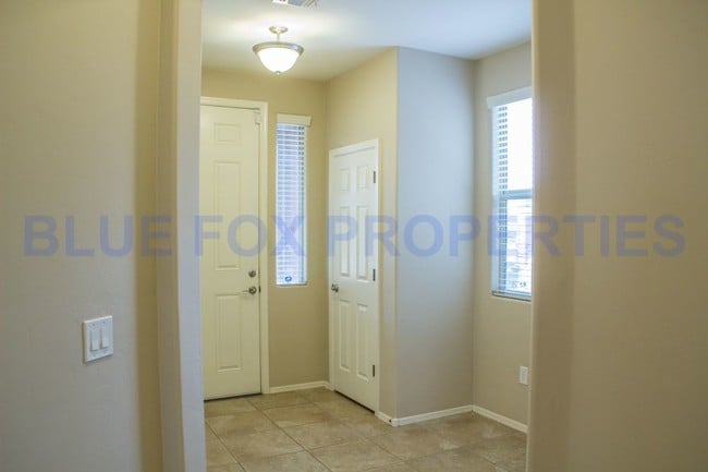 Building Photo - Beautiful Home Right Off TWIN PEAKS