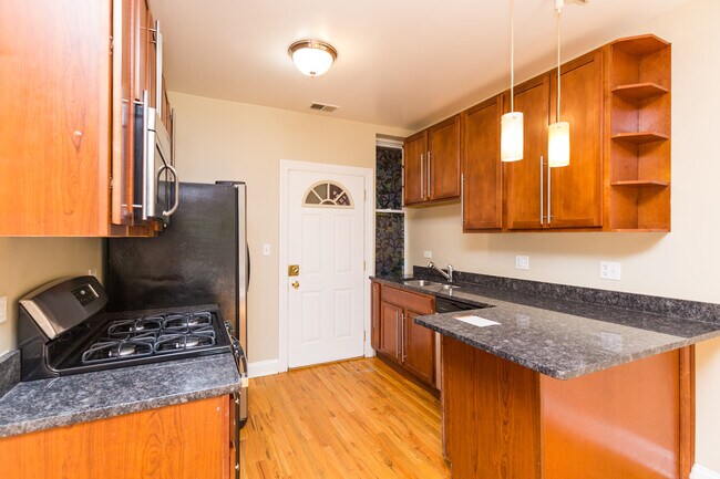 Foto del edificio - 1642 1/2 W Greenleaf Ave