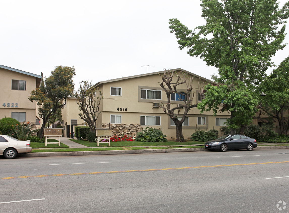 Primary Photo - 4916 Hazeltine Ave