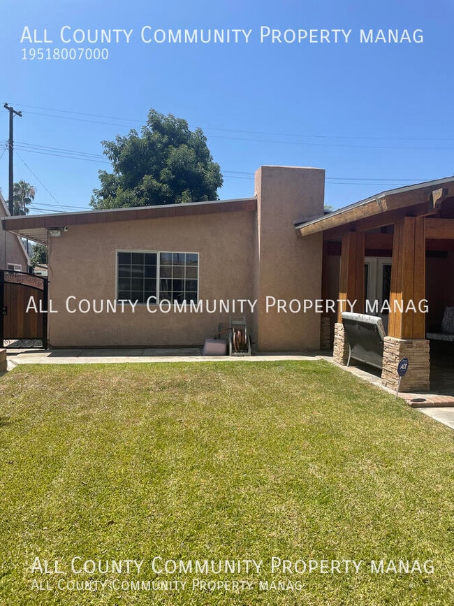 Foto del edificio - 16334 Lawnwood St
