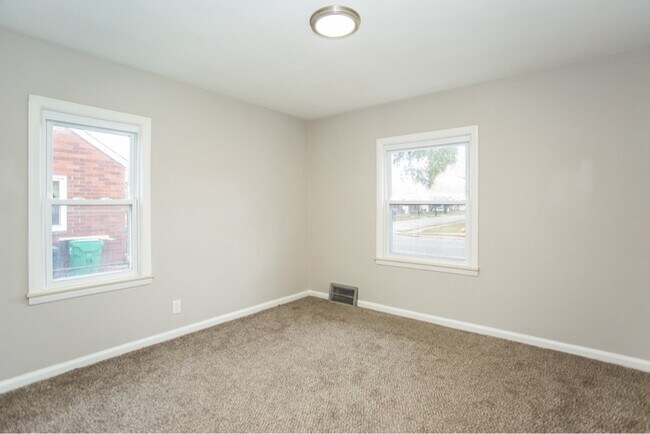 Foto del edificio - 15710 Stephens Rd