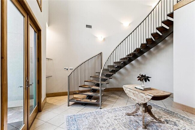 Foto del edificio - 1129 N Lee Rd