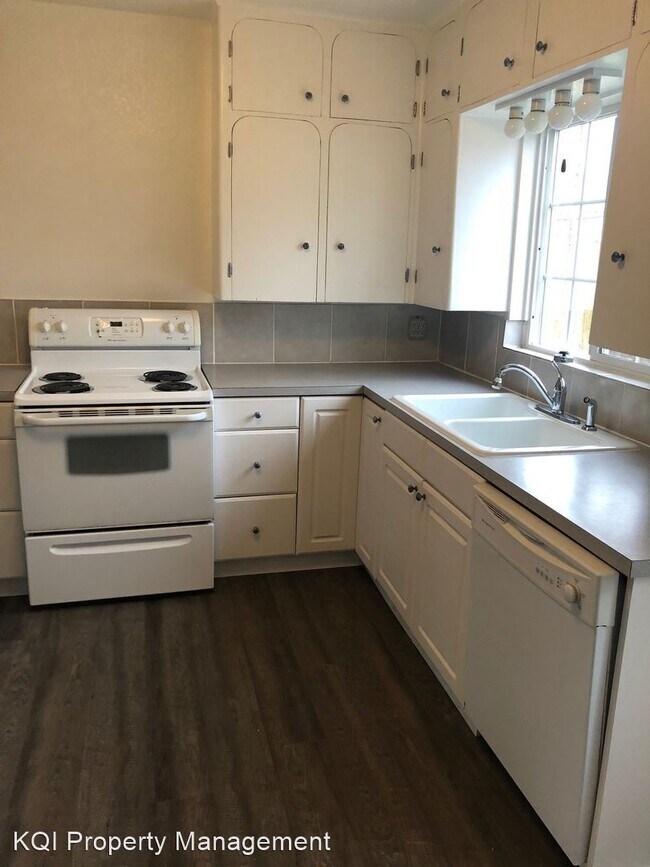 Foto del edificio - 3 br, 1 bath House - 211 Pine Street NE