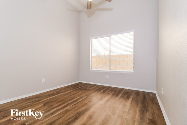 Building Photo - 7530 W Ironwood Dr