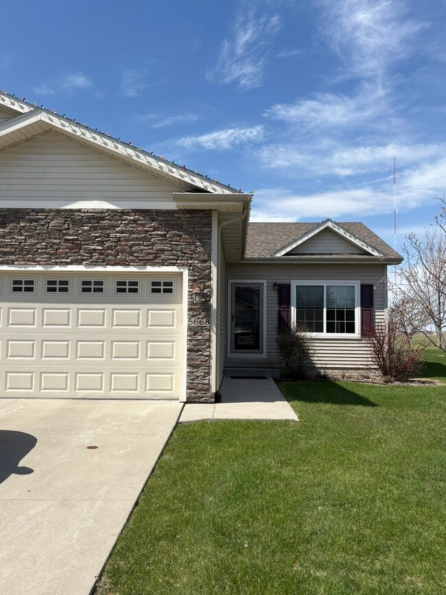 Building Photo - 5668 Prairie Grass Dr