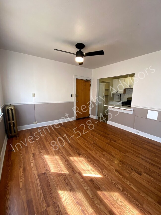 Foto del edificio - 146 E 2nd Ave