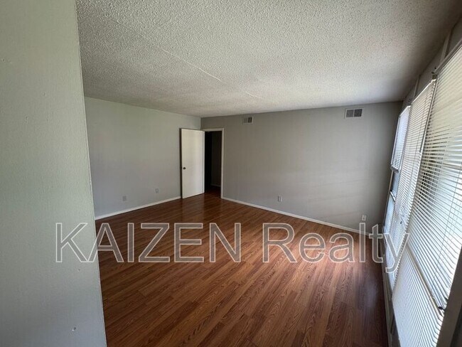 Foto del edificio - 151 N Belvedere Blvd
