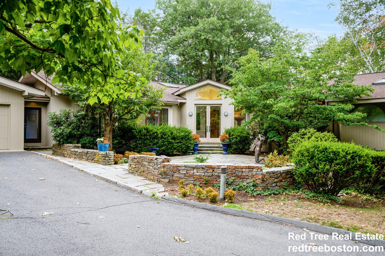 128 Baldpate Hill Rd, Newton, MA 02459 House for Rent in Newton, MA