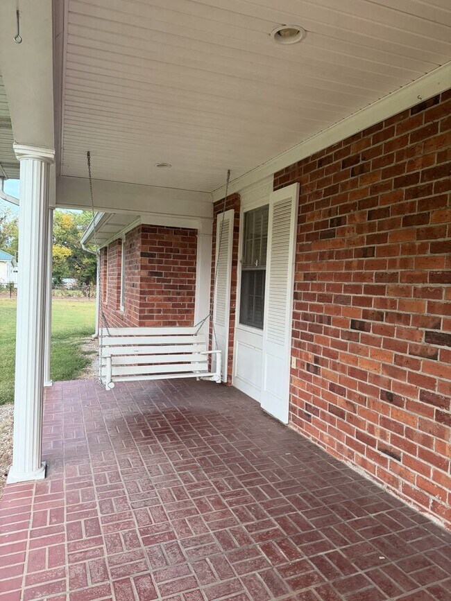 Foto del edificio - Premium Listing: Historic Estate + Acreage — Lamar’s Crown Jewel