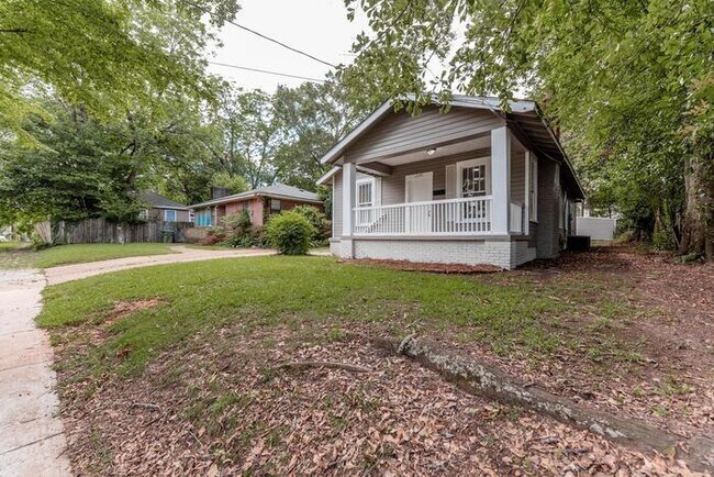 Building Photo - $500 off first month or Amazon Gift Card b...