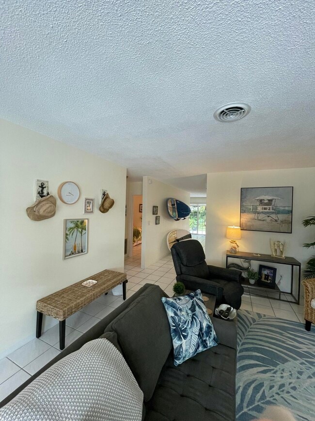 Foto del edificio - 266 NE Wavecrest Way