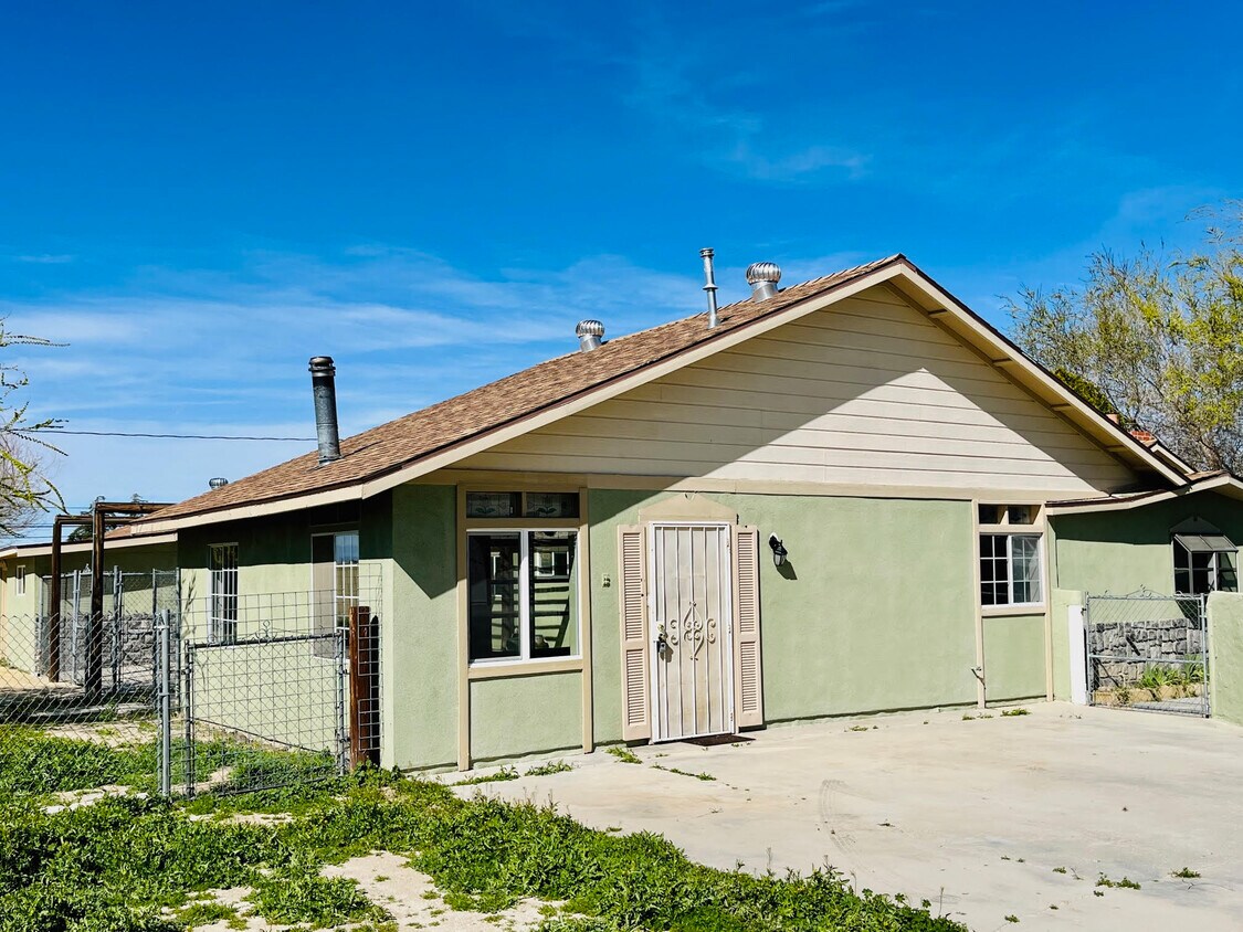 35753 82nd St E, Littlerock, CA 93543 House Rental in Littlerock, CA