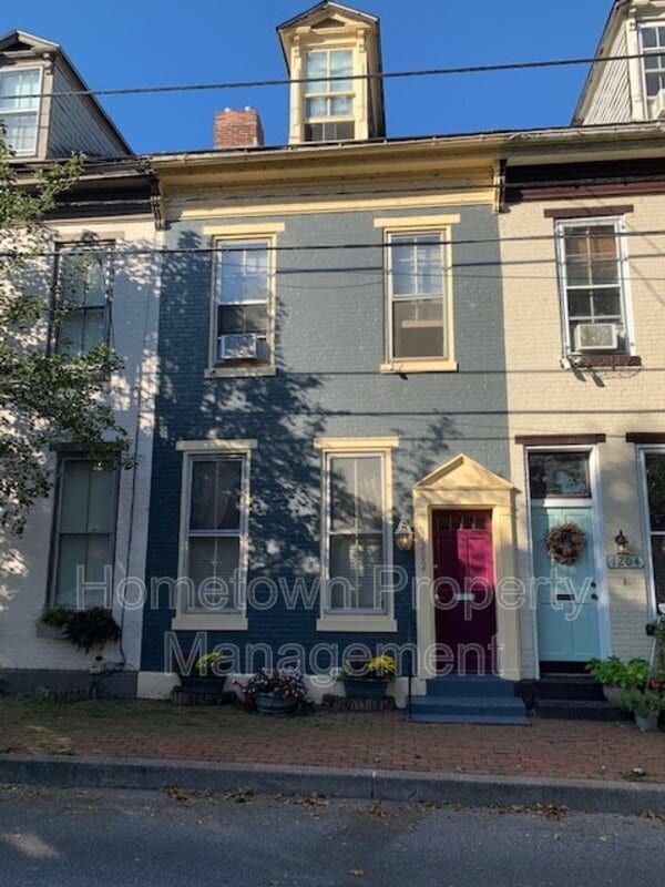 Building Photo - 1202 Penn St