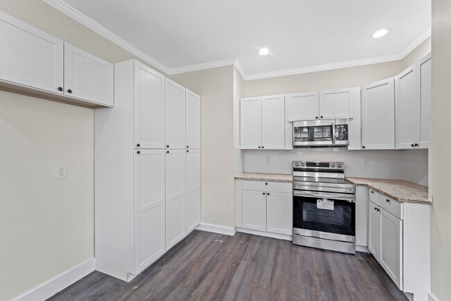 Kitchen - 1421 33rd St N
