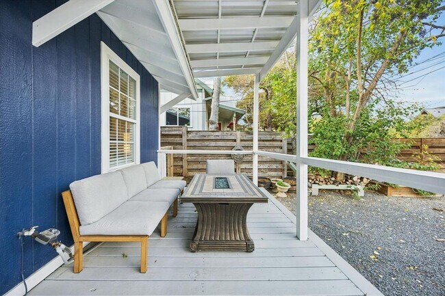 Foto del edificio - 213 Lessin Ln