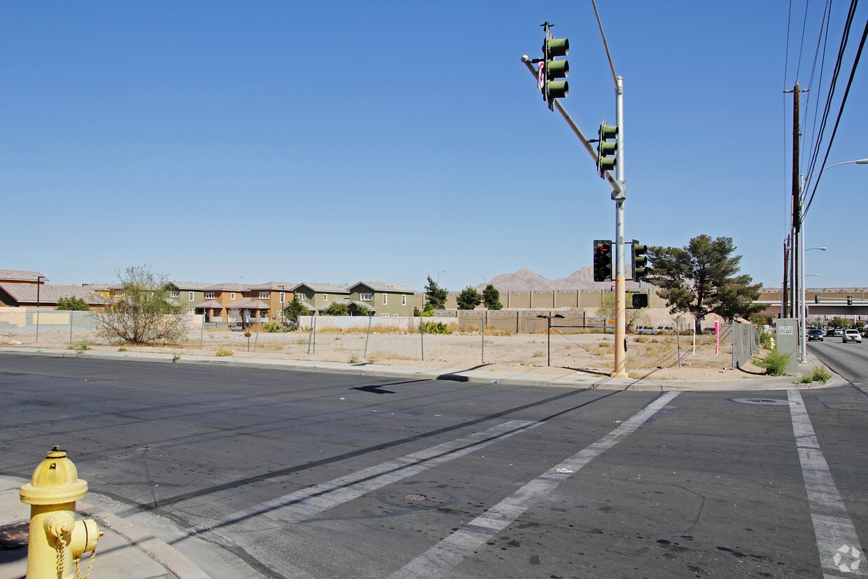 Primary Photo - Otto Merida Desert Villas