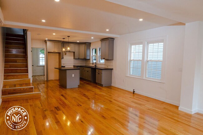 Foto del edificio - 215-34 106th Ave