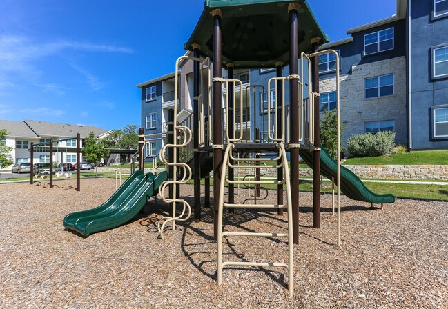Foto del edificio - Tuckaway Apartment Homes