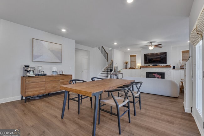 Foto del edificio - 411 Kinross Ln