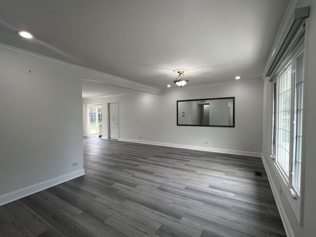 Foto del edificio - 1380 Rosedale Ln