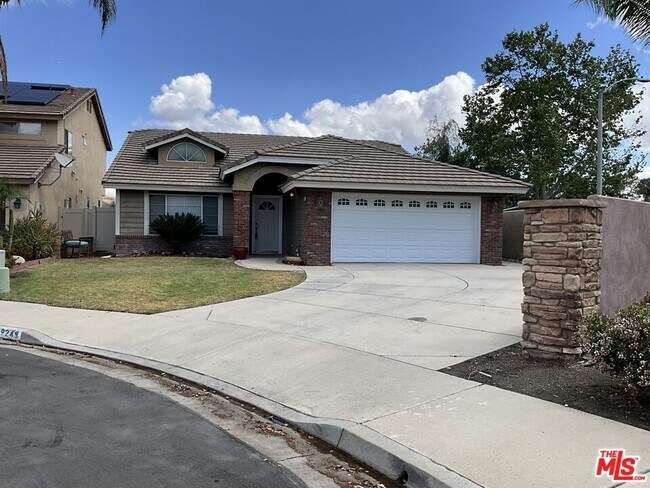 Foto del edificio - 9248 Camphor Tree Ct