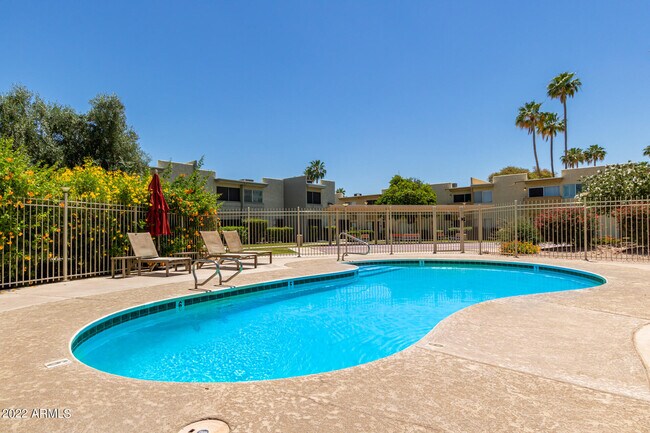 Foto del edificio - 4630 N 68th St